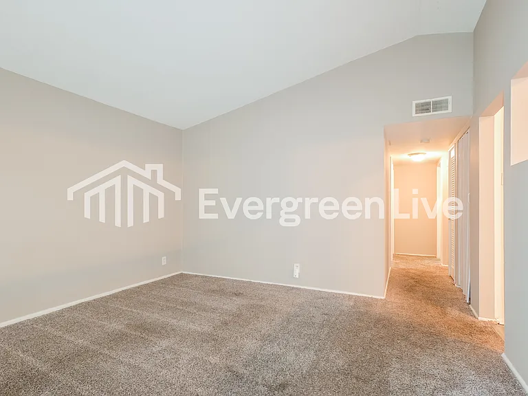 103 Young Dr — Photo 3