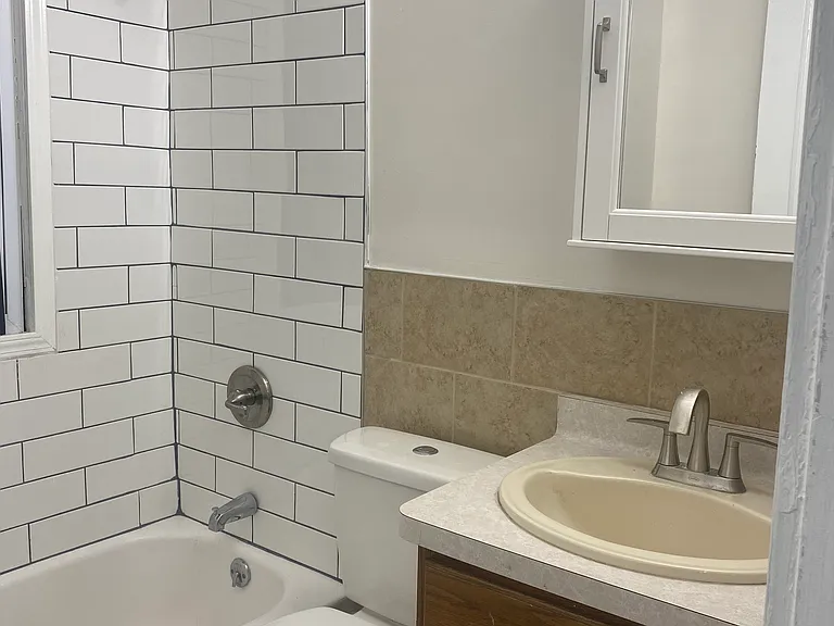 636 Wyoming Ave #2 — Photo 10