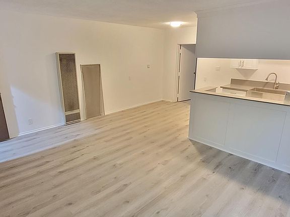 5th image of 3738 Cardiff Ave #204