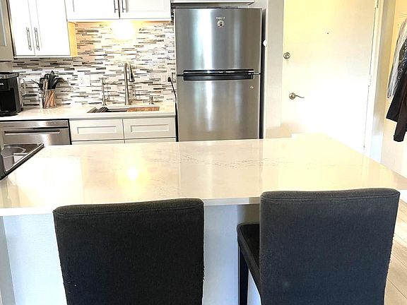 4th image of 1265 N Race St APT 508