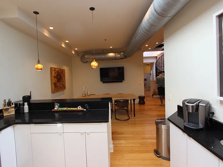 139 7th St #2000 — Photo 25