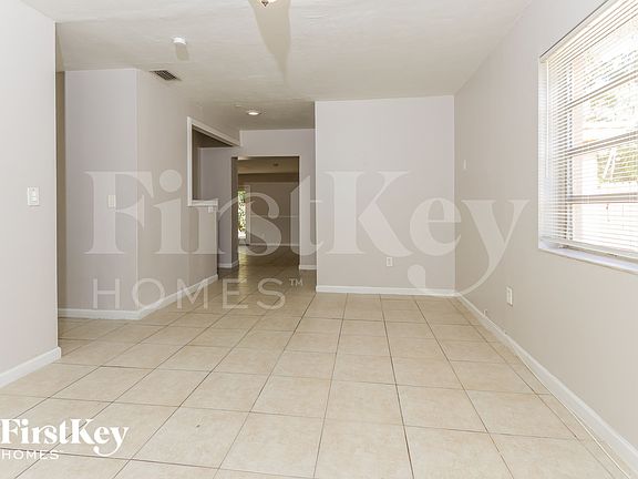 4th image of 3025 Robert Rd