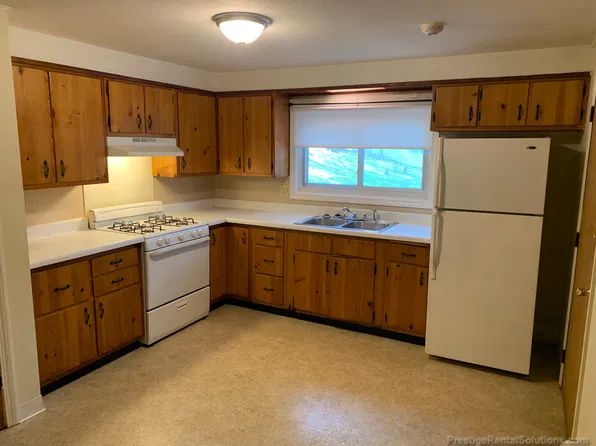 7 Beacon St APT 6, Leominster, MA 01453