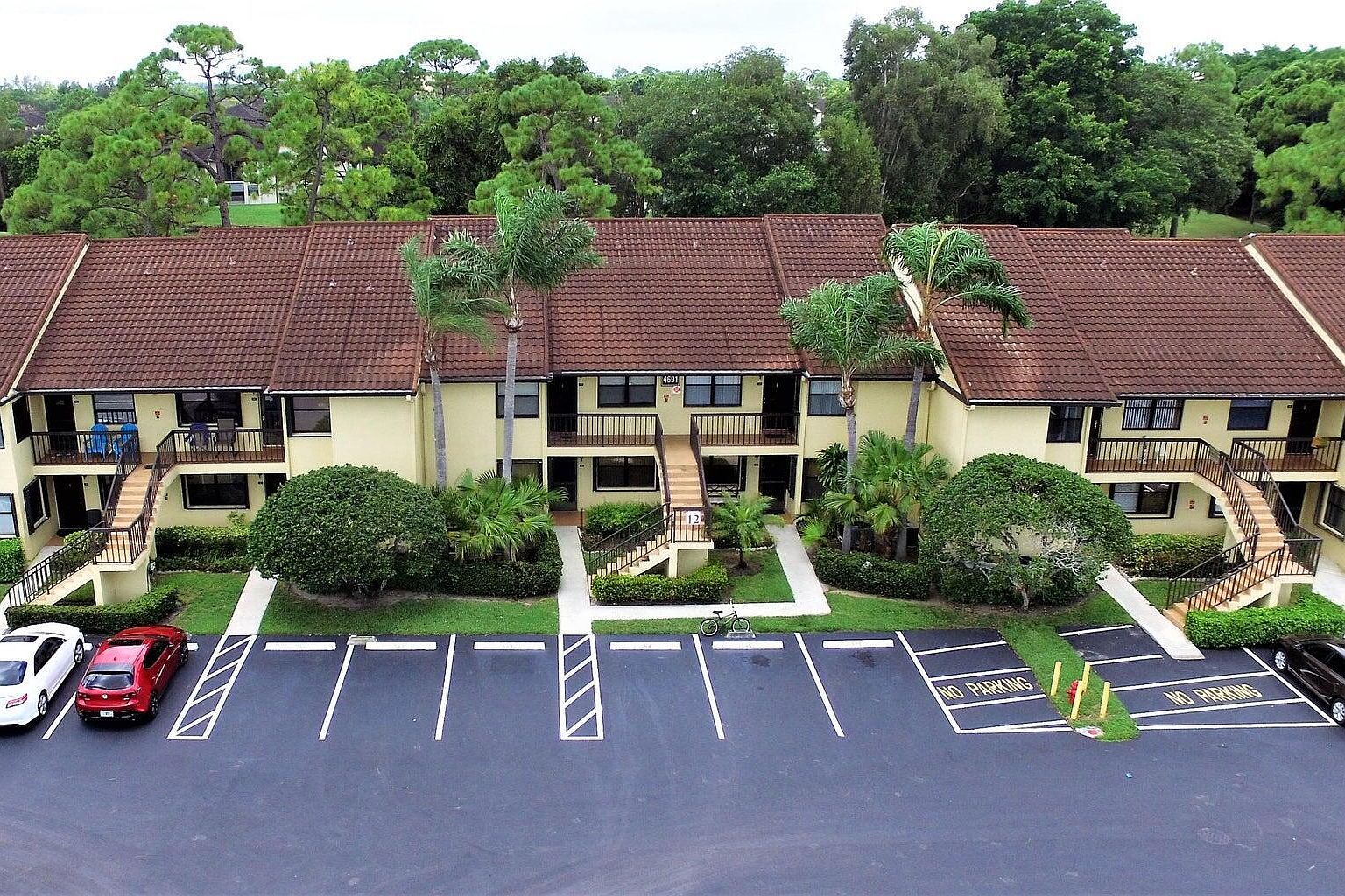 4691 Lucerne Lakes Blvd Boulevard E #206