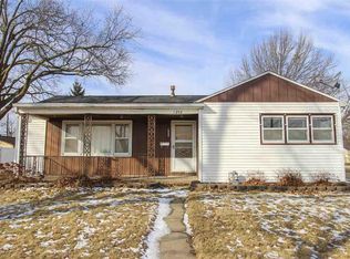 1242 Sheldon St, Waterloo, IA 50701