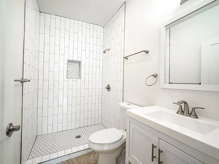 1815 E. 13th St. — Photo 17