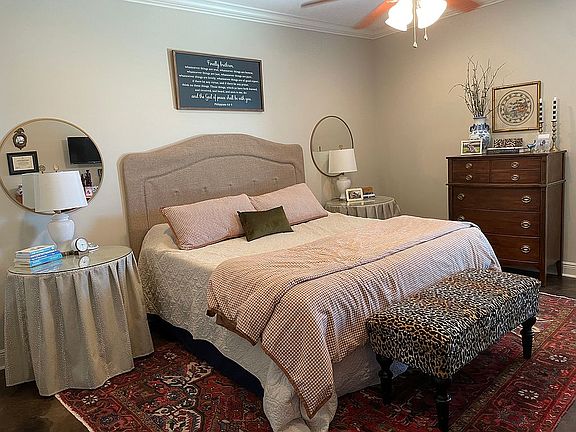 2nd image of 6831 Anderson Ln