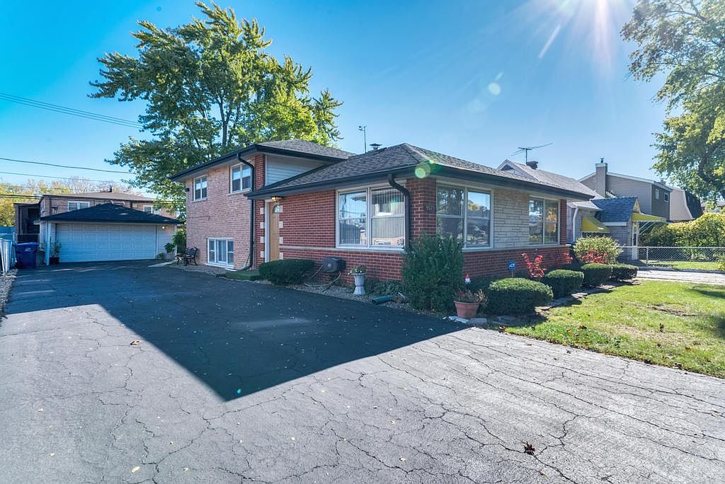 9323 S 80th Ct, Hickory Hills, IL 60457 | Zillow