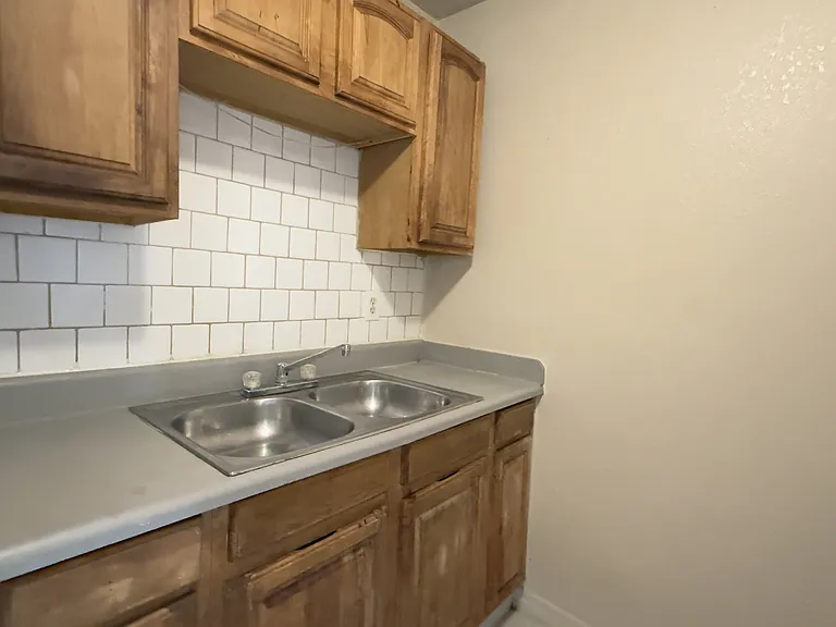 1570 McConihe St #B — Photo 5