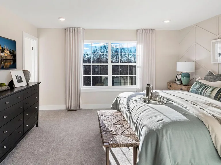 111 Livingston Ln — Photo 6