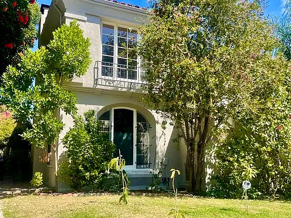 2nd image of 1124 S Point View St