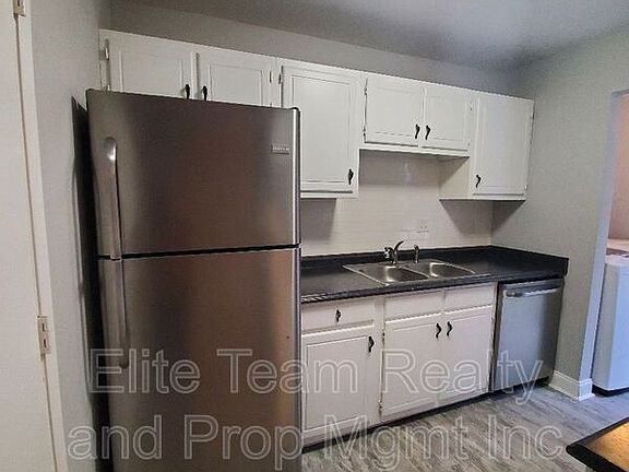 5th image of 309 Cemetery St APT D