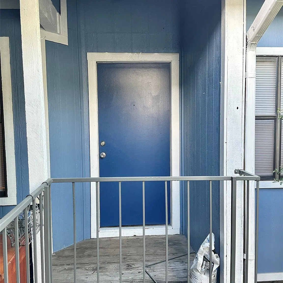 1 bed, 1.0 bath, 450 sqft, $950 — Photo 2