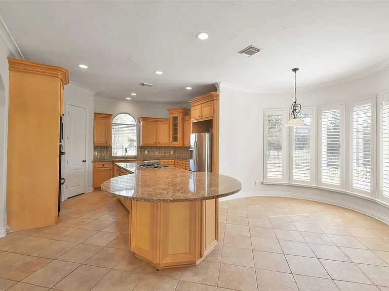 8114 Hideaway Lake Cir — Photo 10