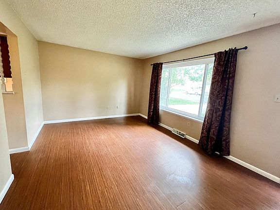 4th image of 812 Ponderosa Dr