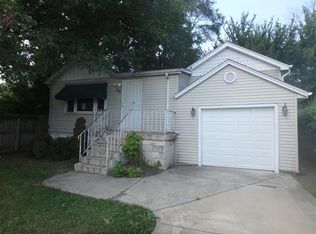 145 E 150th St, Harvey, IL 60426