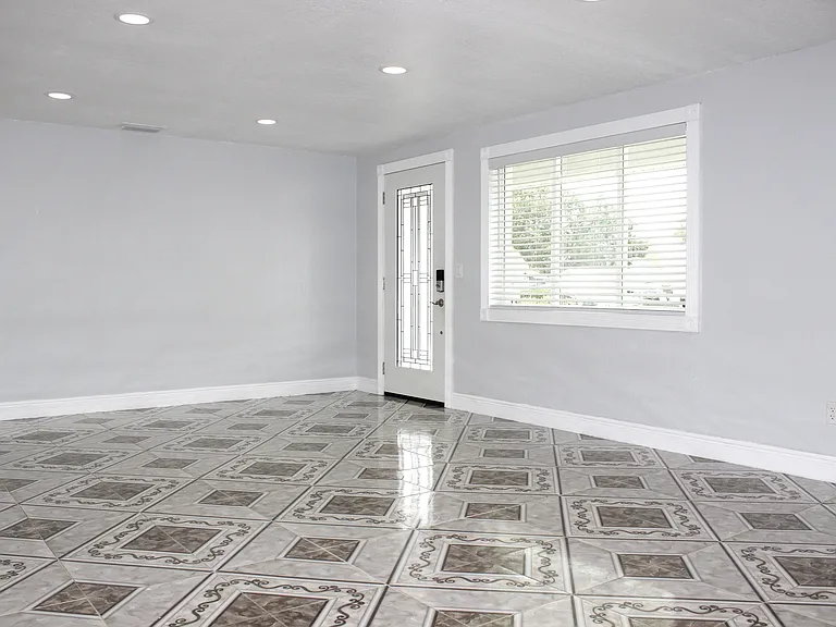 8236 Donaldson Dr — Photo 2