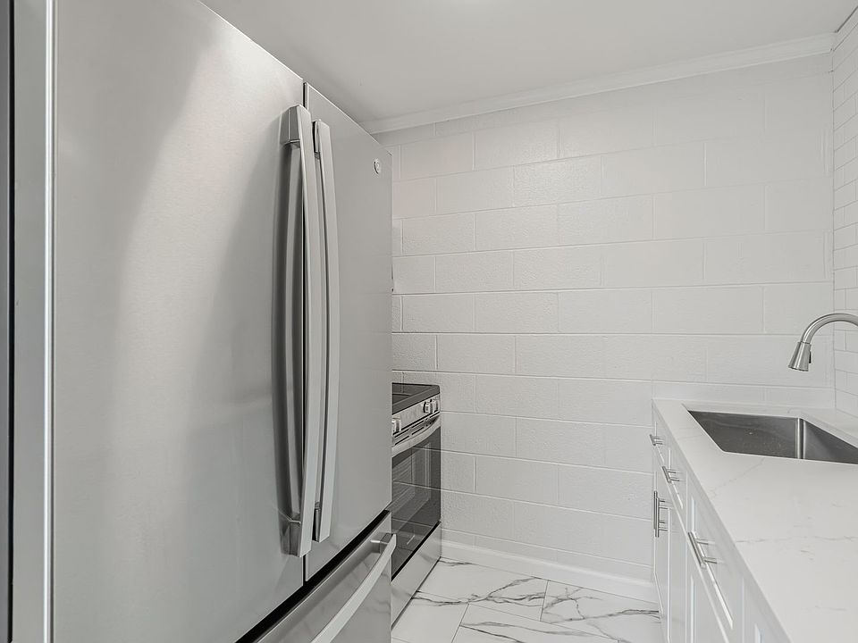 1st image of 2114 Washington Ave APT 3