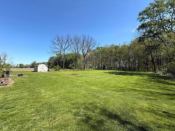 3rd image of 4975 Hathaway Dr