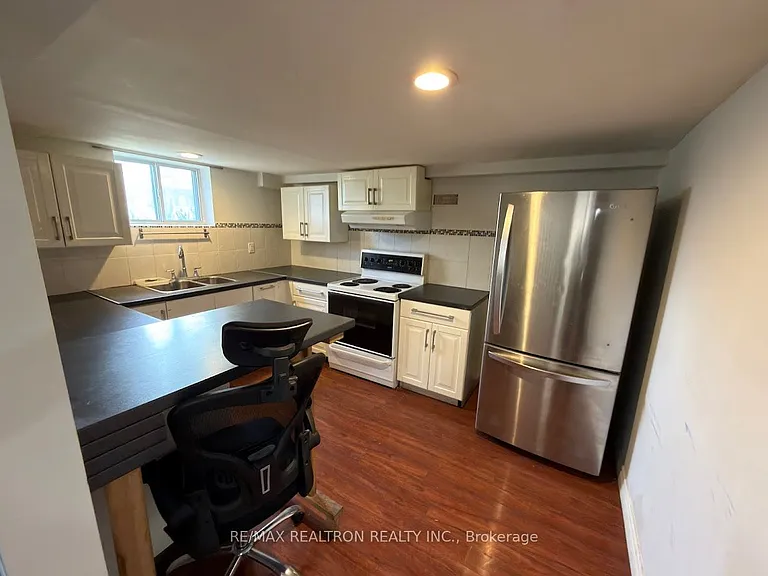 32 Belgravia Ave #MAIN — Photo 32