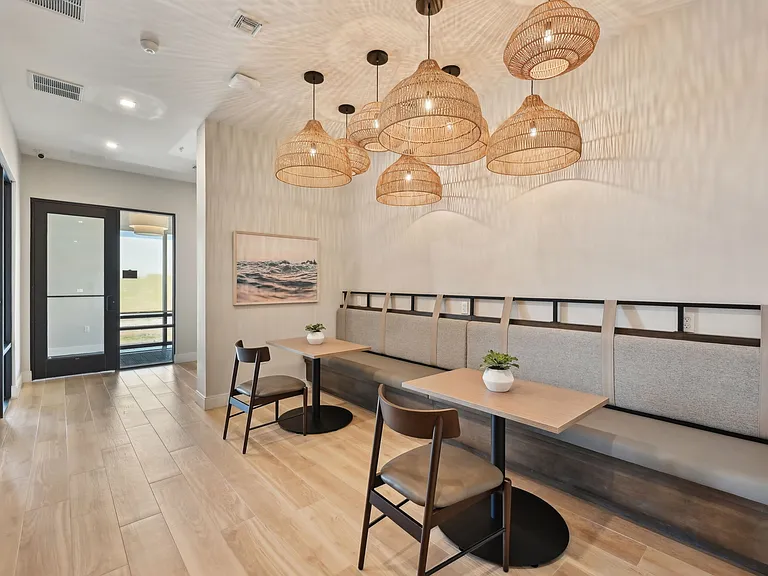 The Concord Luxury Apartments — Photo 38