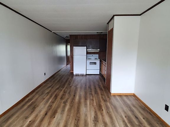 4th image of 523 E Douglas St APT 1