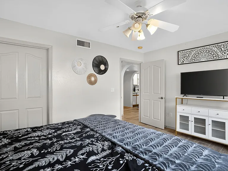 Bedroom - Master room