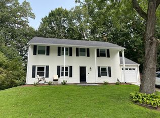 9068 Andromeda Dr, Burke, VA 22015