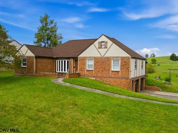 785 Brightridge Dr, Bridgeport, WV 26330