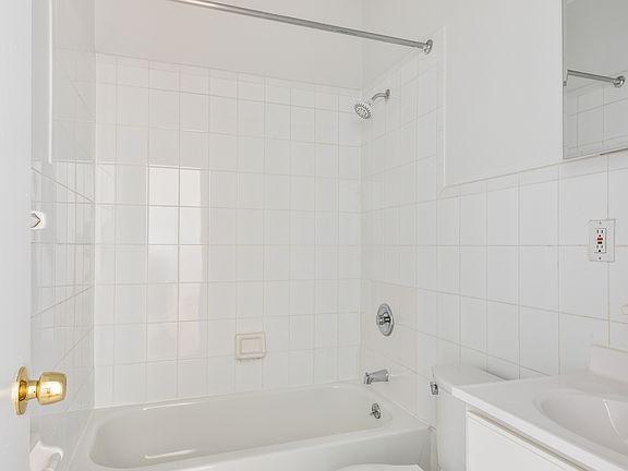 4th image of 61 W 108th St APT 5A
