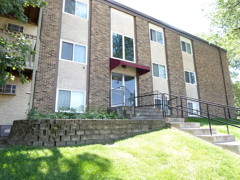 Valley Place Apartments — Photo 10