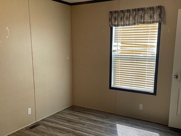 3rd image of 23 College Dr