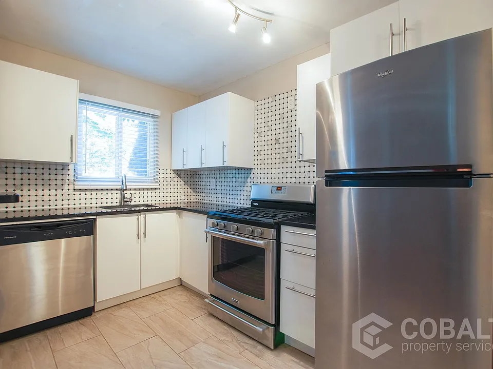 767 Greenwood Ave NE #1