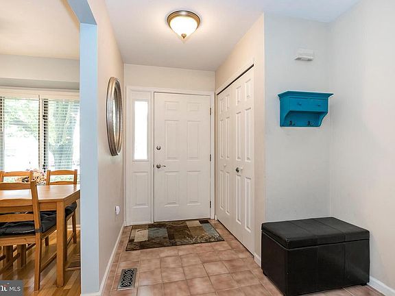 2nd image of 604 Pinebrooke Cir