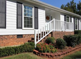 9325 Elvis Dr, Charlotte, NC 28215