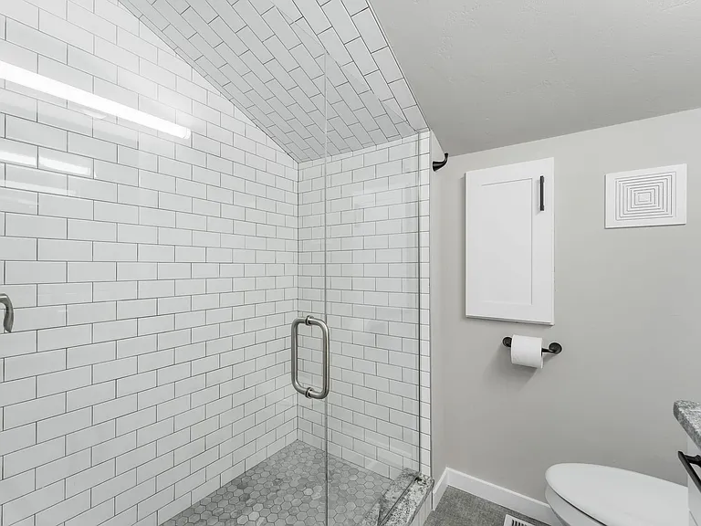 1205 S 7th Ave — Photo 22