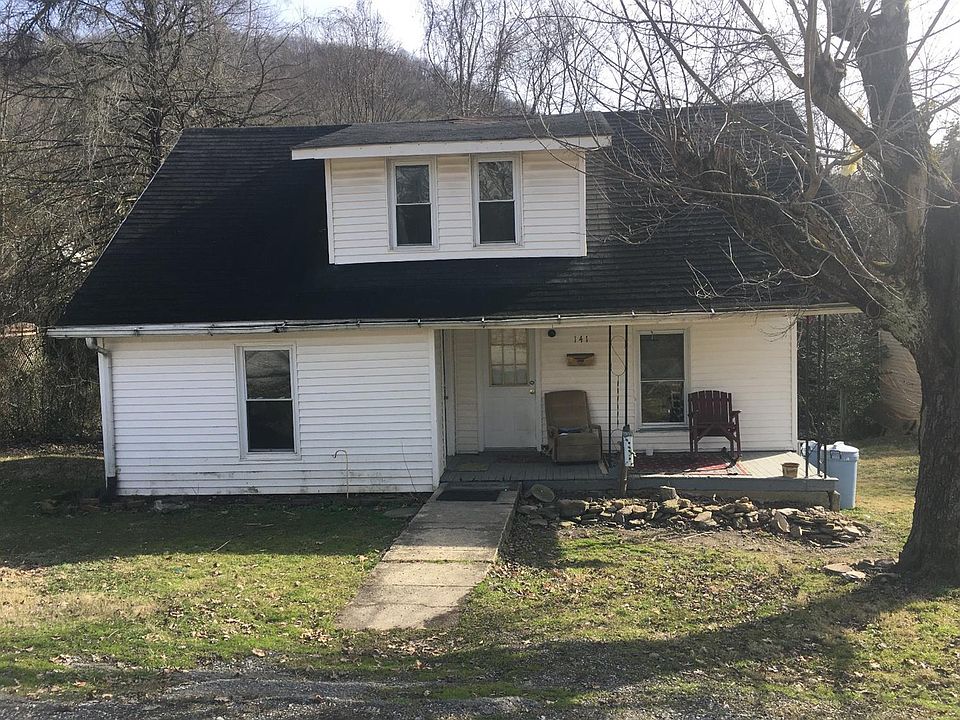 1st image of 141 N Plum St
