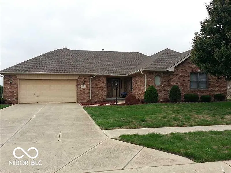412 Hall Dr