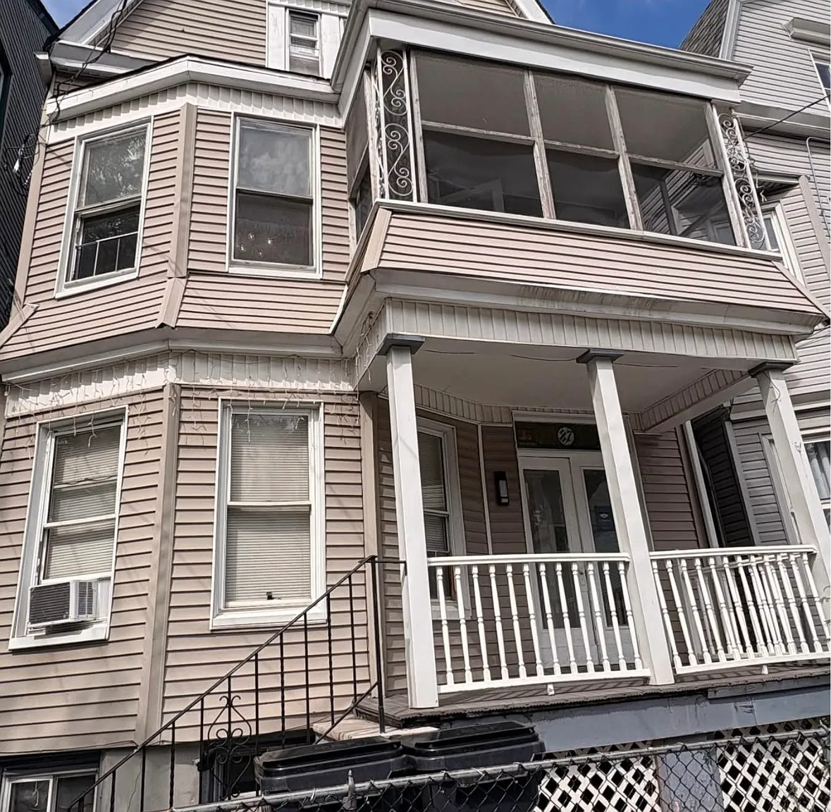 3 bed, $2,125 — Photo 1