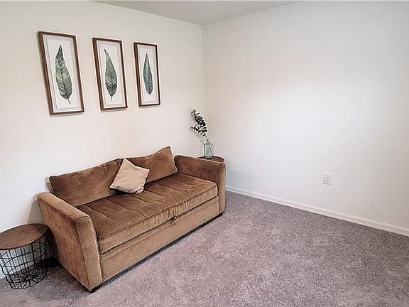 2nd image of 1827 Pierpoint St