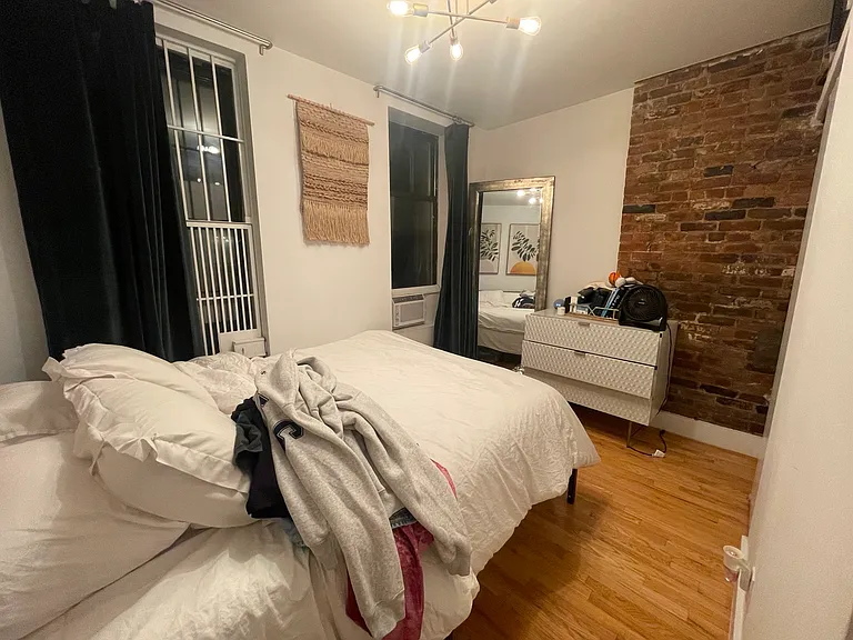 166 Elizabeth St #2A — Photo 6