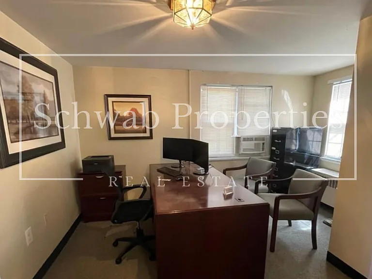 501 Capitol Trl #106/108 — Photo 3