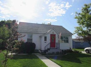 566 SW 2nd St, Ontario, OR 97914