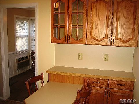 5th image of 3872 Franklin Ave