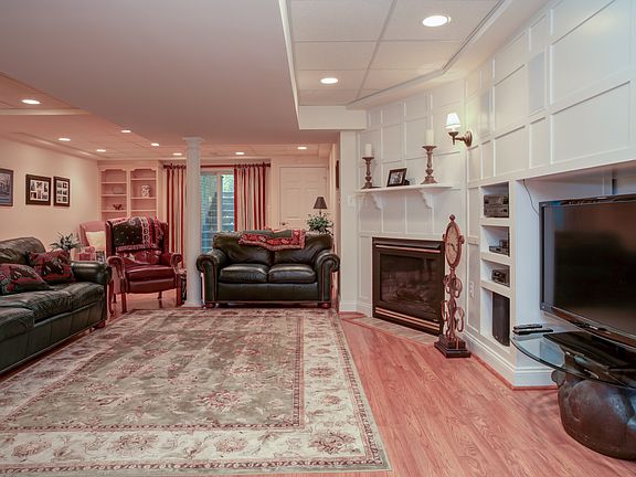 2nd image of 6699 Colonnades Dr
