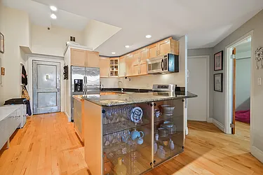 Sold by Avenue Sotheby's International Realty