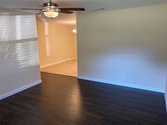 4th image of 340 Diane Ct