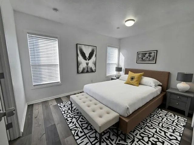 2 bed, 2.0 bath, 800 sqft, $1,556 — Photo 4