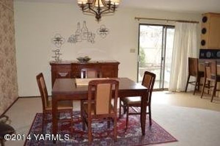 3rd image of 3006 Englewood Ave #32