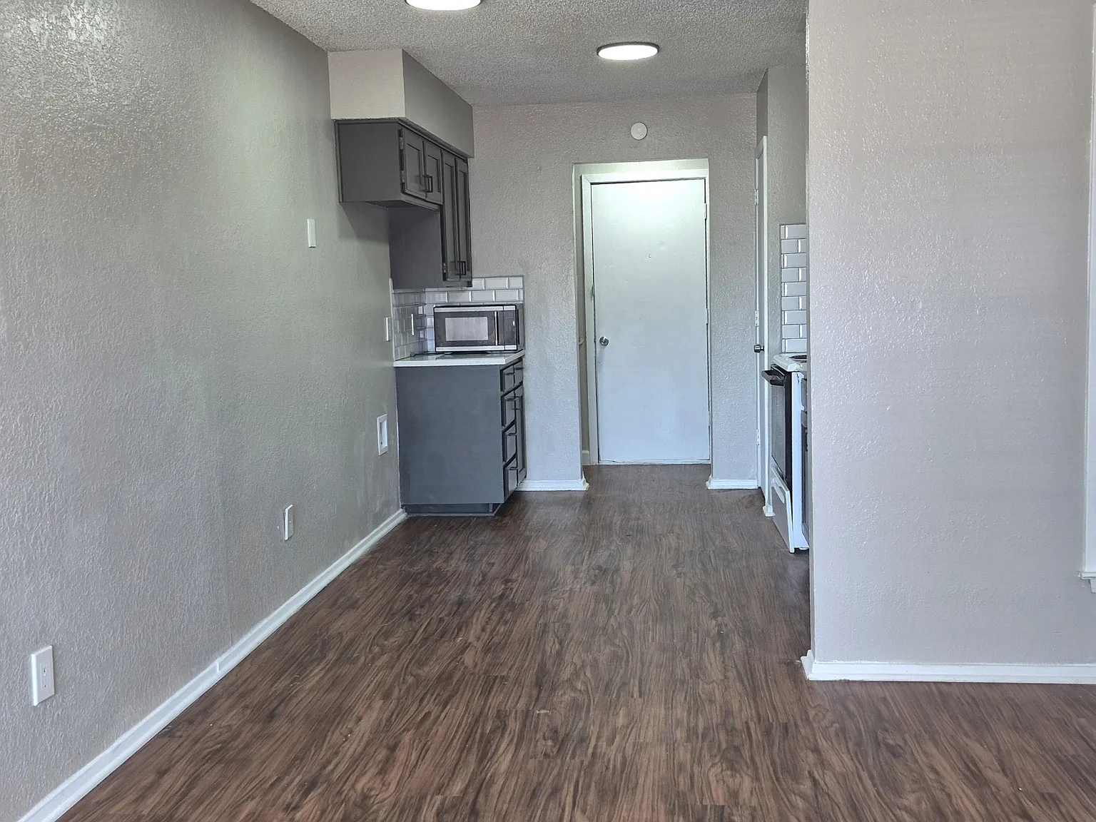 2 bed, 970 sqft, $1,575 — Photo 4